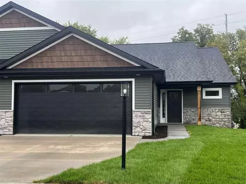 1418 Legend Dr, Tiffin, IA 52340