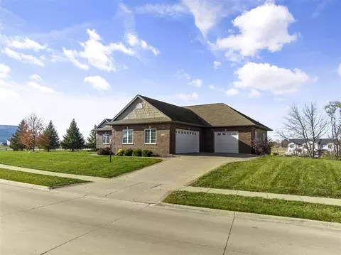 3920 Buckingham Ln, Iowa City, IA 52245