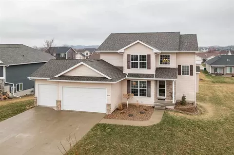 2115 Fieldcrest Ln, Ely, IA 52227