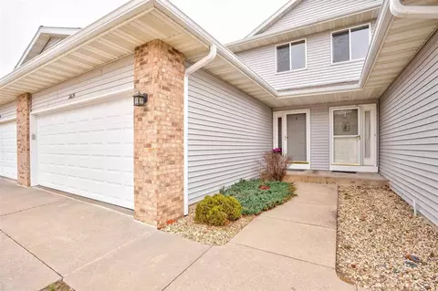 2635 Pheasant Ridge Ct, Marion, IA 52302