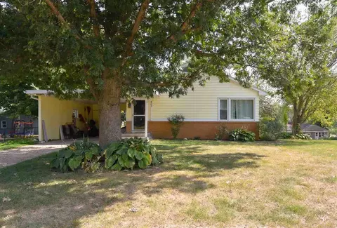 607 Madison St, Williamsburg, IA 52361