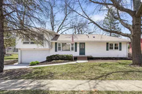 1408 10th St, Coralville, IA 52241