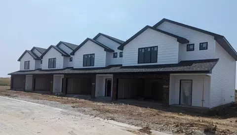 1673 Aspen Ct, North Liberty, IA 52317
