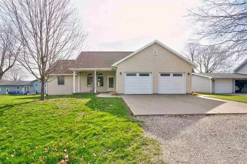 506 S 10th Ave, Washington, IA 52353