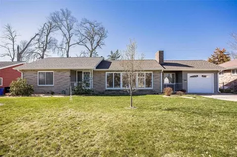 1241 29th St, Cedar Rapids, IA 52402