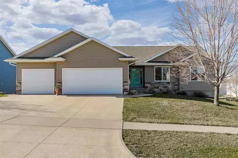 3136 Carlisle Cir, Marion, IA 52302