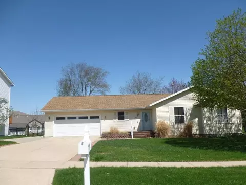 880 Maple St, North Liberty, IA 52317