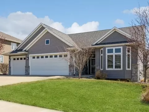 829 Camp Cardinal Rd, Iowa City, IA 52246