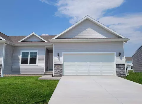 136 Sumac Dr, Palo, IA 52324