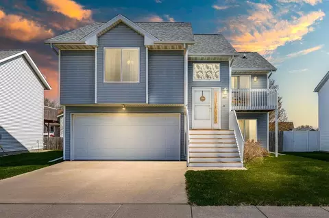 822 Augusta Cir, North Liberty, IA 52317
