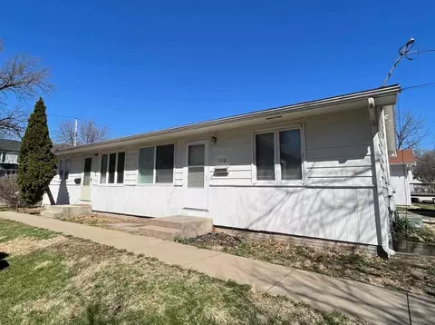 910 Hudson Ave, Iowa City, IA 52246