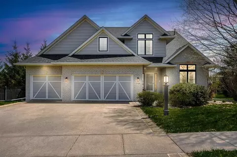 608 Arlington Dr, Iowa City, IA 52245