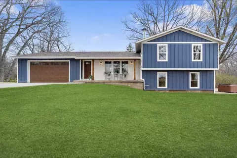3140 Linclons Ln, Tiffin, IA 52340
