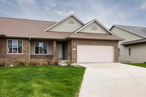 235 E Tartan Dr, North Liberty, IA 52317