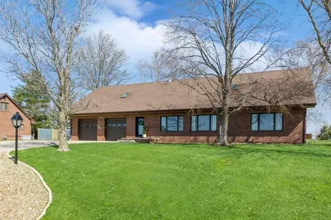 1402 W Welsh St, Williamsburg, IA 52361