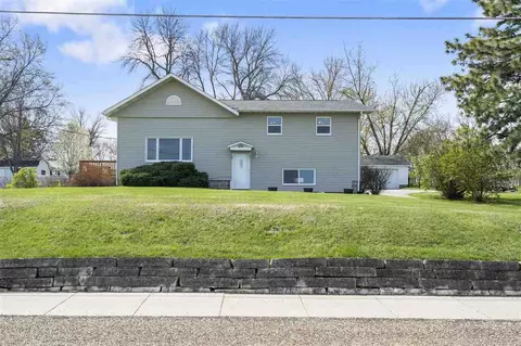431 W Main St, Solon, IA 52333