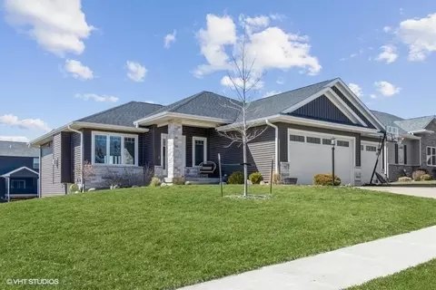 752 Sherwood Dr, Iowa City, IA 52245