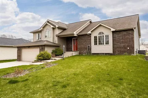 548 Galway Dr, Iowa City, IA 52246