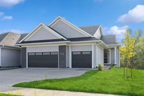 816 High Ridge Trl, Solon, IA 52333