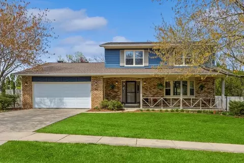 54 Denbigh Dr, Iowa City, IA 52246