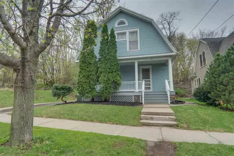821 E Iowa Ave, Iowa City, IA 52240
