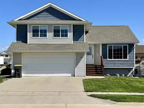 1618 Vesti Ln, Iowa City, IA 52240