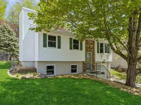 2206 Bancroft Dr, Iowa City, IA 52240