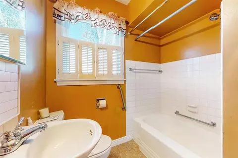 216 Sinclair Ave SE, Cedar Rapids, IA 52403 photo 12