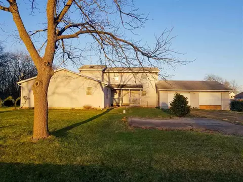 194 Gardner Ave, Ainsworth, IA 52201