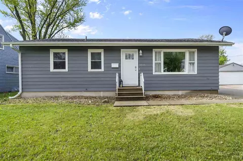 3035 16th Ave, Marion, IA 52302