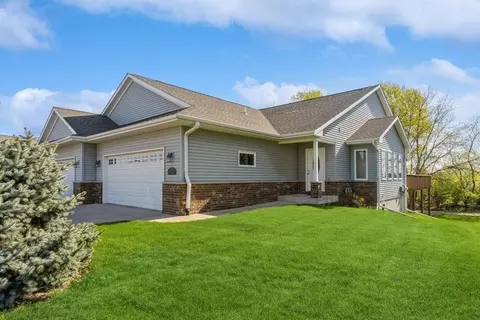 1762 Sara Ct, North Liberty, IA 52317
