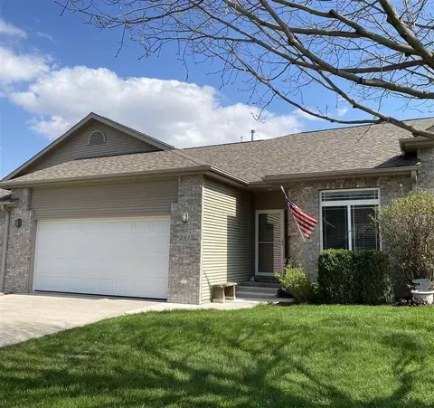281 E Dovetail Dr, Coralville, IA 52241