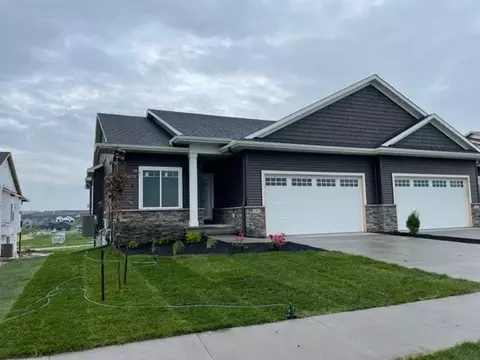 1287 Berkshire Ln, North Liberty, IA 52317