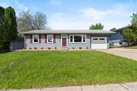 1013 Dover St, Iowa City, IA 52240