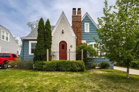 432 26th St SE, Cedar Rapids, IA 52403