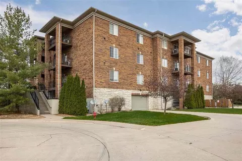 2444 Cascade Ln, Iowa City, IA 52246