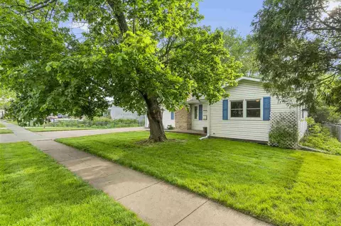 719 S 1st Ave, Iowa City, IA 52245