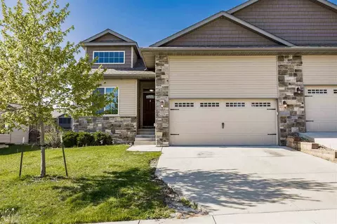 1225 Copper Mountain Dr, North Liberty, IA 52317