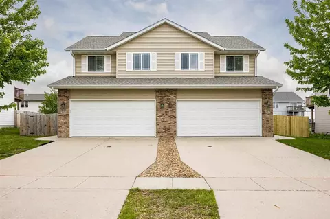 252 N Park Ridge Rd, North Liberty, IA 52317