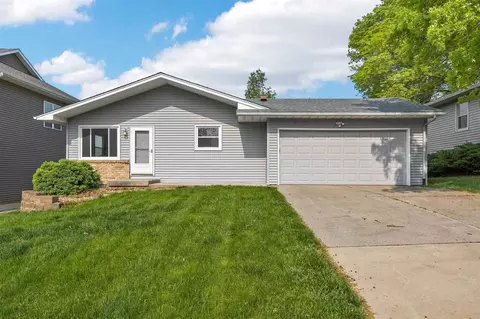 722 11th Ave, Coralville, IA 52241