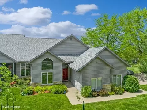1740 Country Club Dr, Coralville, IA 52241