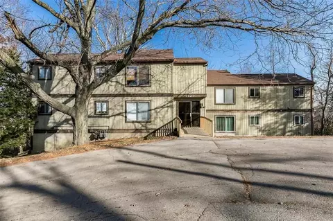 1429 Edgewood Rd NW #10, Cedar Rapids, IA 52405