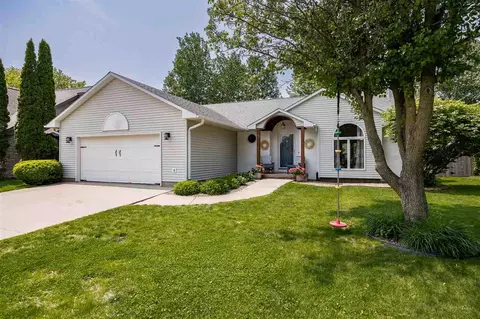 21 Heron Cir, Iowa City, IA 52245