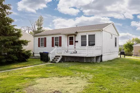 2112 Miami Dr, Iowa City, IA 52240