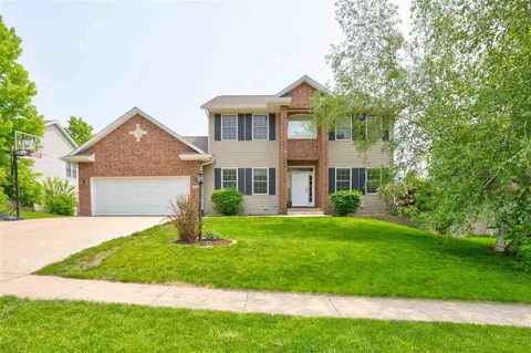925 Forest Edge Dr, Coralville, IA 52241