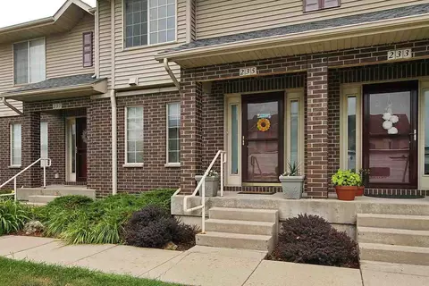235 Camden Rd, Iowa City, IA 52245