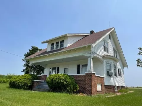 1214 NE Highway 1, Solon, IA 52333