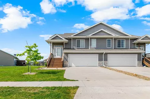 221 Windflower Ln, Solon, IA 52333
