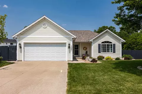 1381 Woolridge Dr, Coralville, IA 52241