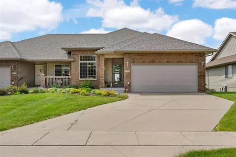 255 E Tartan Dr, North Liberty, IA 52317